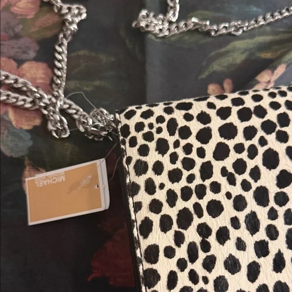 Michael Kors Black and Cream Spotted Crossbody Bag Jet Set - Picture 3 of 5